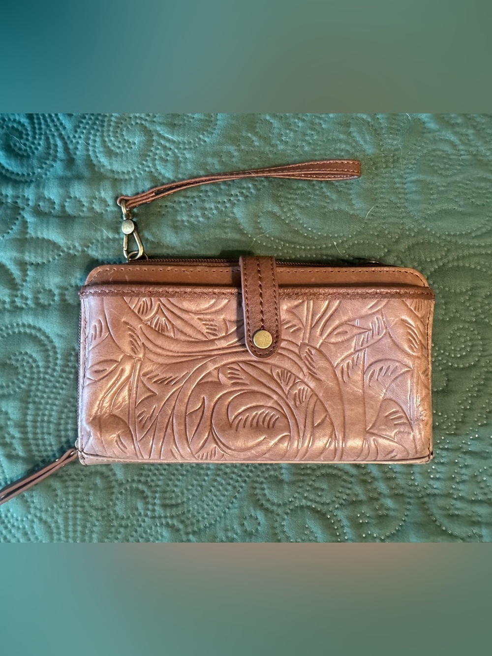 The Sak Iris Large Smartphone Crossbody Wallet Leather Wristlet (NO CB STRAP)